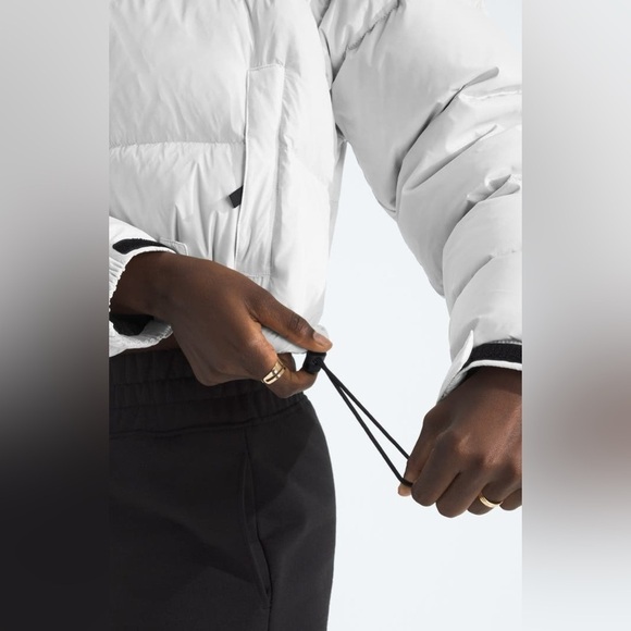 Nuptse Water Repellent 700 Fill Power Down Short Puffer Jacket
The North Face - Picture 4 of 11